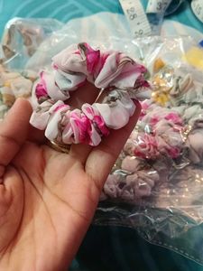 Floral Print Scrunchie Set