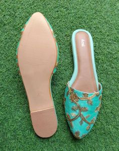 Embroidered Teal Juttis for Women