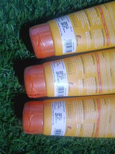 3 Aqualogica Glow+ Smoothie Face Wash