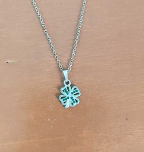 Silverplated Clover Pendant Chain & Emerald Stones