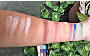 This is brand new LA.colors beautiful 16 colour ey