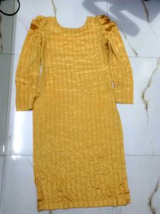 Elegant Yellow Kurta with Striped Detail