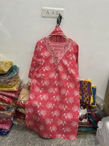 Elegant Rose Printed Kurta Set