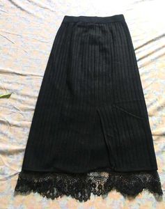 Chic Black Lace Trim Midi Skirt