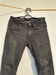 Black Jeans - Classic Denim Style