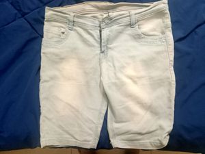 3-4th Jean Shorts that Is Light And Thin To Wear..Perfect For Summer Wear