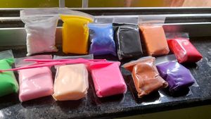 Assorted Color Modeling Clay Set