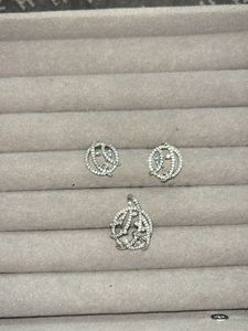 Glow crystal stud with doller