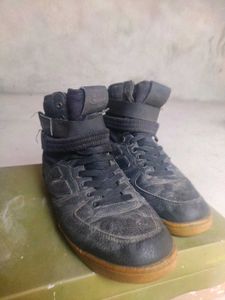 HIGH ANKLE AIR SHOE