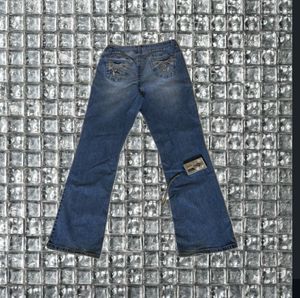 y2k revolt flare jeans (button is missing)