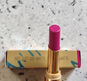 Lakme Hya Matte Lipstick - Shade 9TO5