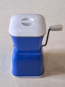 Manual vegetable chopper
