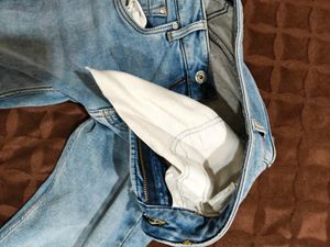 Levi's Light Wash Denim Jeans