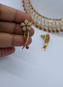 Stunning Necklace &amp; Earring Set