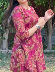 Elegant Paisley Print Kurta Set
