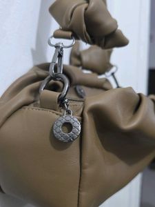 Hunar Branded bag for women