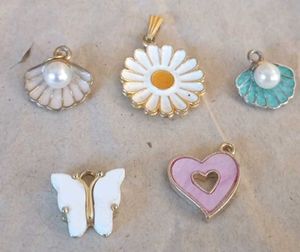 Pack of 5 (pendants only)/Dollars