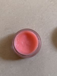 4 Makeup Items For Just rs.135