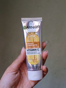 Garnier &amp; Himalaya Face Wash Set testers.