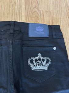 Women Black Jeans with Detail