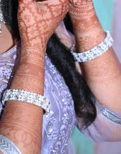 ✨ Set includes: 4 Bangles + 1 Ring✨