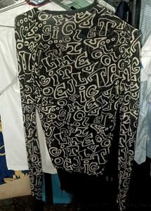 Black &amp; White Graphic Print Top