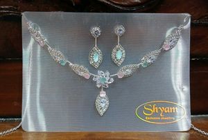 Pastel Pink, Mint Green Necklace &amp; Earrings Set🤍
