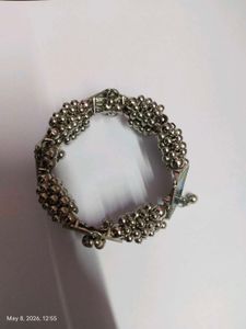 Exquisite Peacock Motif Bracelet