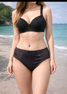 Black Lace Trimmed Panty