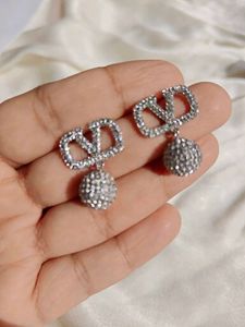 Sparkling Crystal Drop Earrings