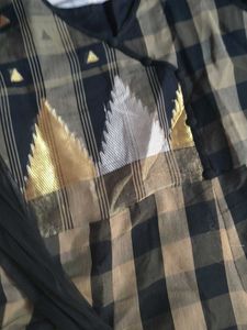 Stylish Checked Kurta with Sheer Sleeves