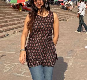 Floral Print Sleeveless Kurta Top