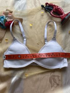 White And Black 0 Size Bra