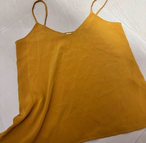 Uniqlo mustard top