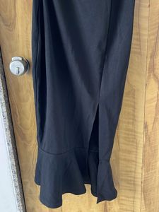 Chic Black One-Shoulder Ruffle Dress