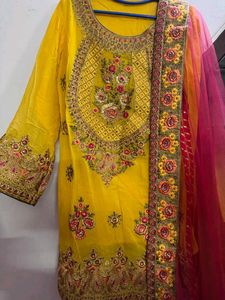 Stunning Pink &amp; Gold Embroidered Lehenga Choli