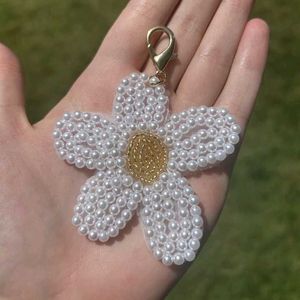 Cute Pearl Flower Keychain Charm🌸