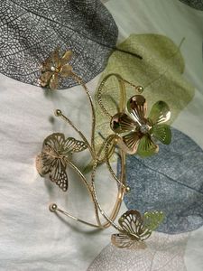 Elegant Gold Flower Armlet Bracelet