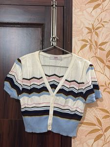 Chic Cropped Cardigan Top