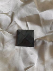 Combo Black Agate Pyramid To Attract Good Fortune