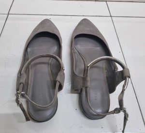 Original CHARLES & KEITH PRELOVED MULES SIZE 23.9