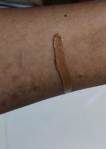 Manish Malhotra Concealer
