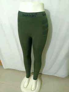 Bekkin Camo Seamless Leggings Free Size 28 to 32