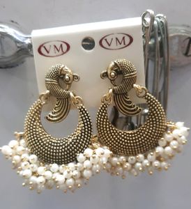 Golden Oxidised Pearl Earring. Brand New/Unused