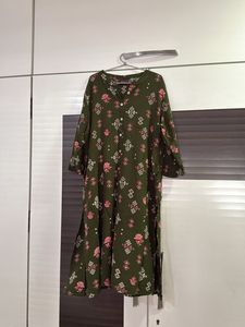 Elegant Green Floral Kurta and pink pants set