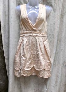 I. Elegant Sleeveless V-Neck Dress