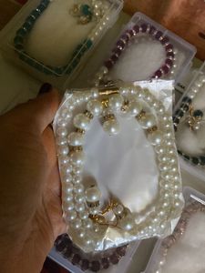 Elegant Pearl Necklace & Earring Set