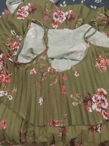 Green Floral Off-Shoulder Pleated Dress
