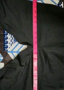 Black hem slit pants