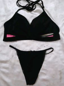 Chic Black Bikini with Skirt thiri pis